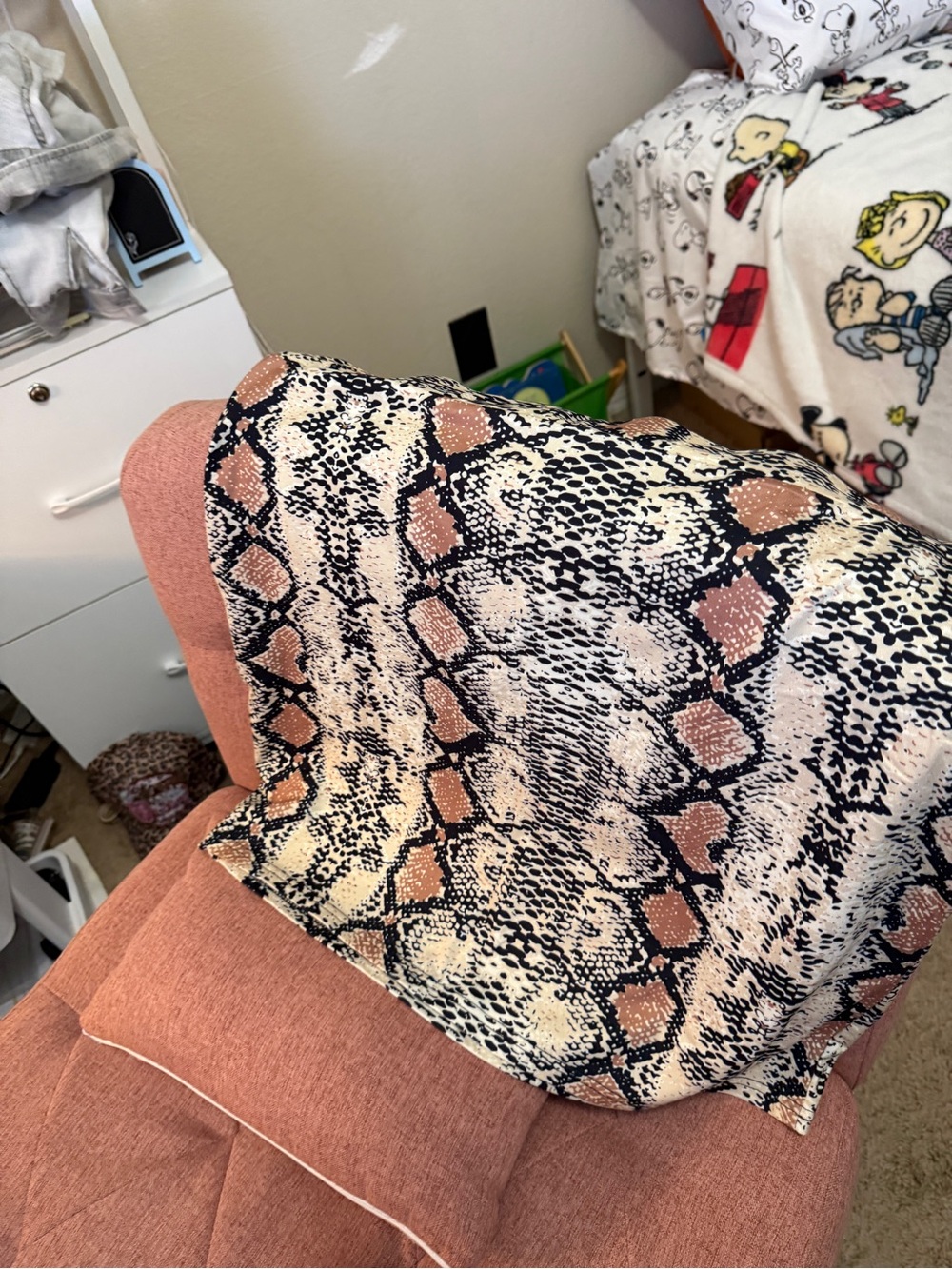 Soft Pink Snake-Print Reptile Blanket - Lightweight Throw